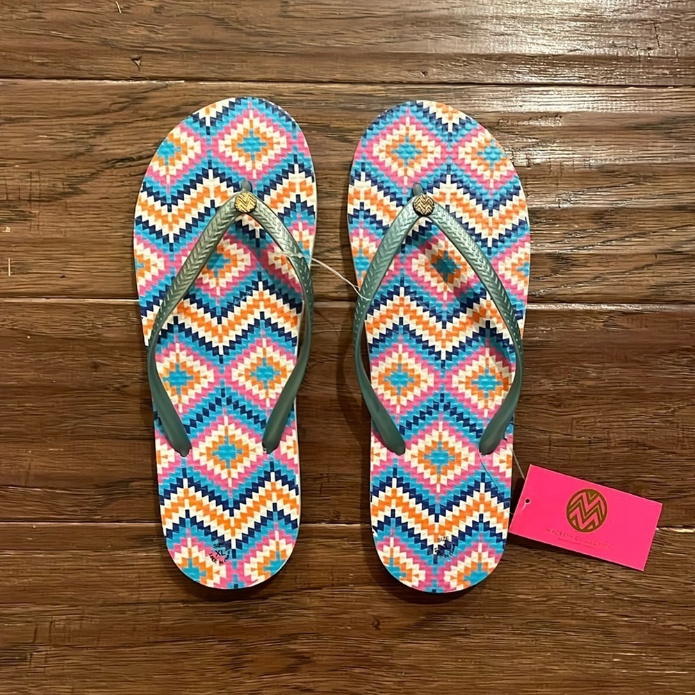 Macbeth Collection by Margaret Josephs Flip Flop Sandals Size XL